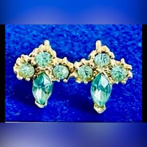 Vintage Earrings with Green Crystal Drops Clip on